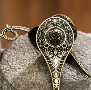 Preview: Räucherkegelhalter mit Deckel und Griff aus massivem Metall, dekoratives Duftgefäß für Zuhause und Büro